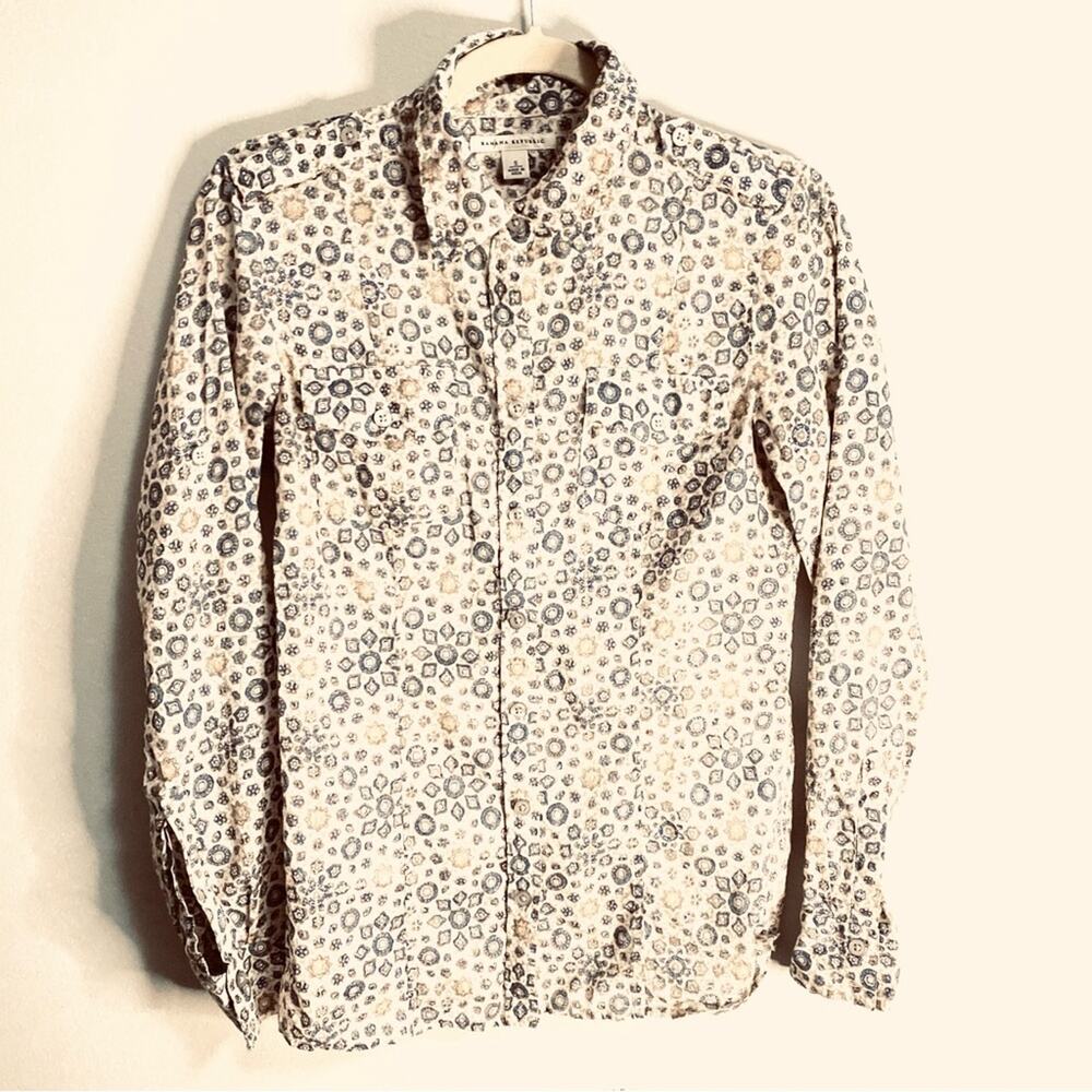 Banana Republic Floral Neutral Long Sleeve Button Up Blouse Tan Cream Blue Small